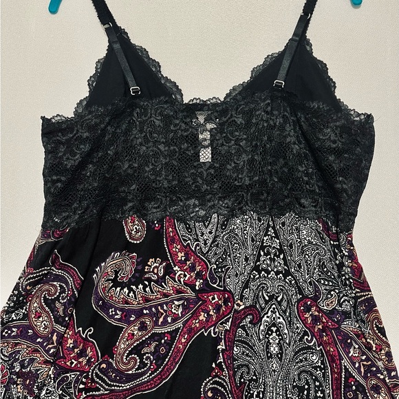 Soma Intimates Black and Burgundy Lace Nightgown with Paisley Design, XL - Picture 4 of 5